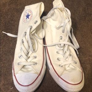 White canvas converse Chuck Taylor shoes